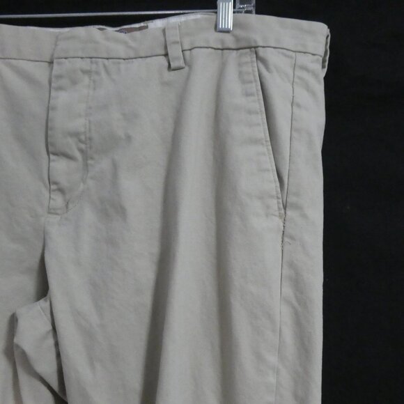 OLD NAVY - The Classic Khaki - Slim Fit | 42 x 32 | Beige Casual Slim Fit Pants - Picture 5 of 16